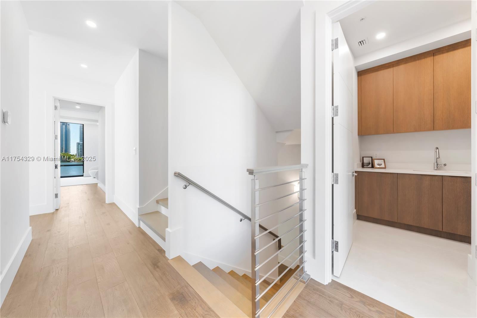 EASTERN SHORES - Residential