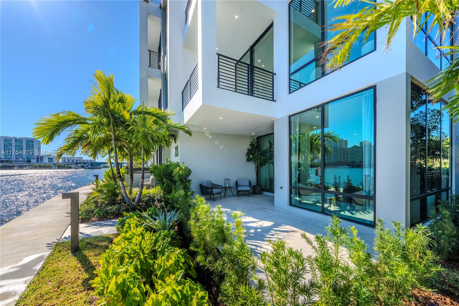 EASTERN SHORES - Residential