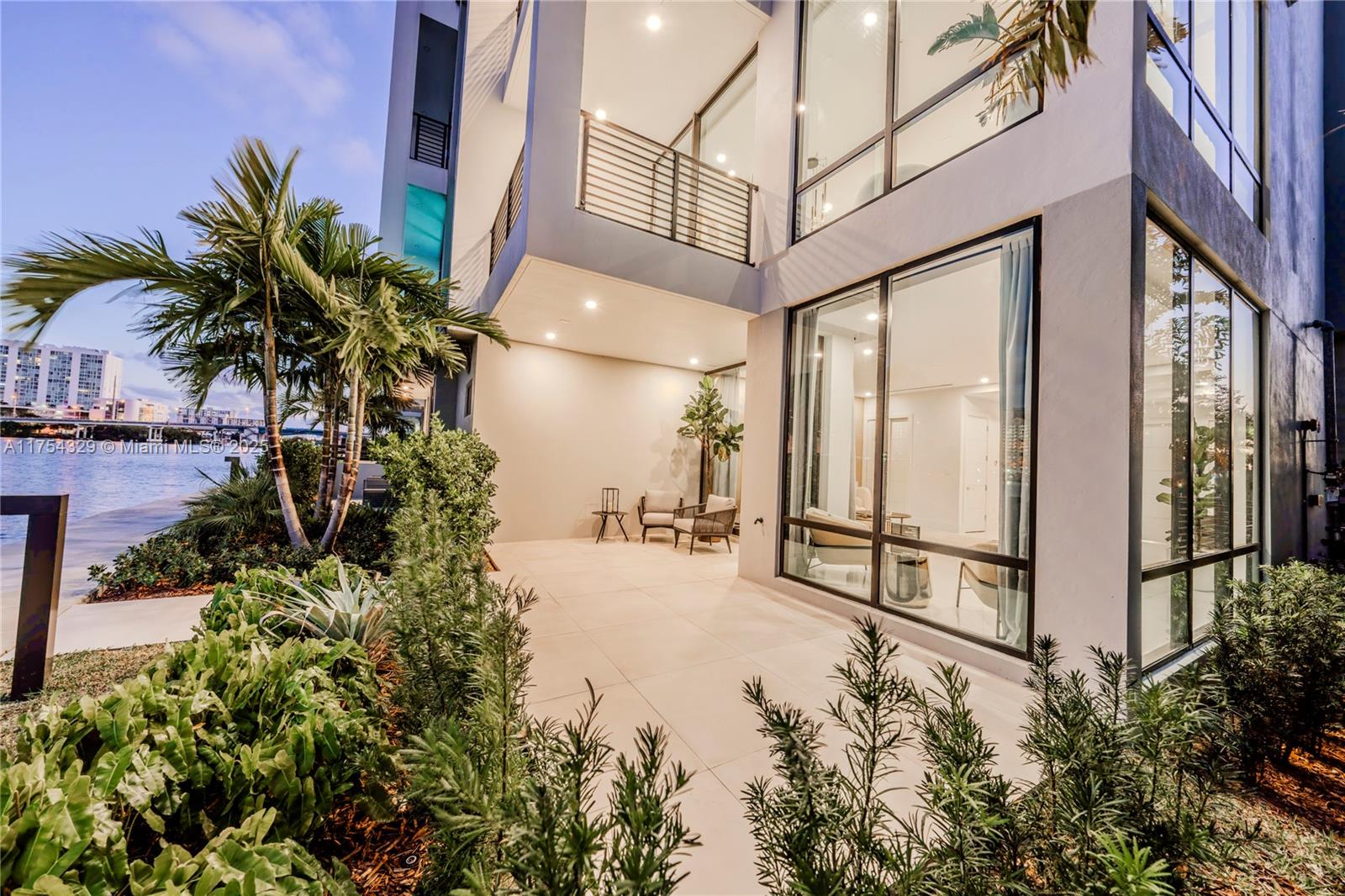 EASTERN SHORES - Residential