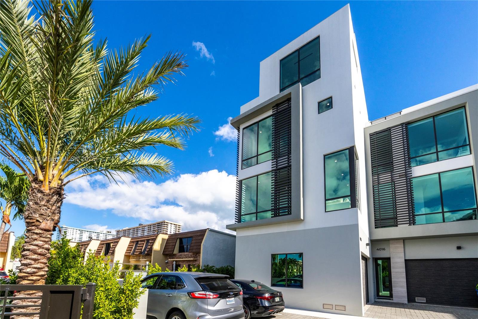 EASTERN SHORES - Residential