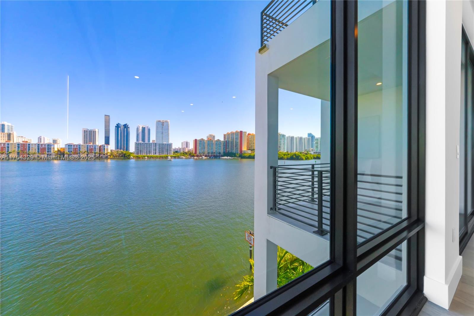 EASTERN SHORES - Residential