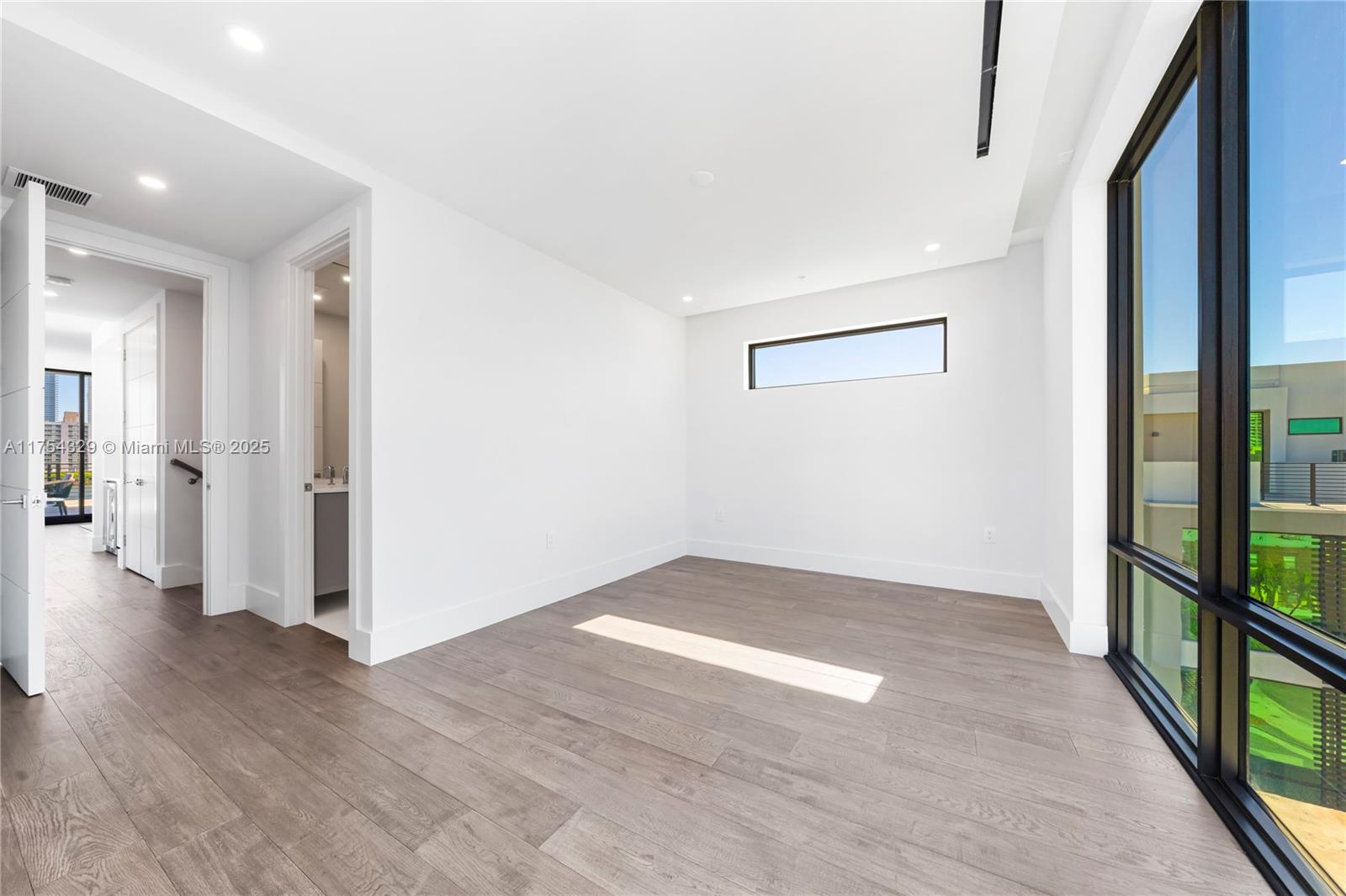 EASTERN SHORES - Residential