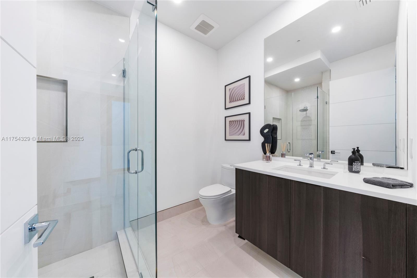 EASTERN SHORES - Residential