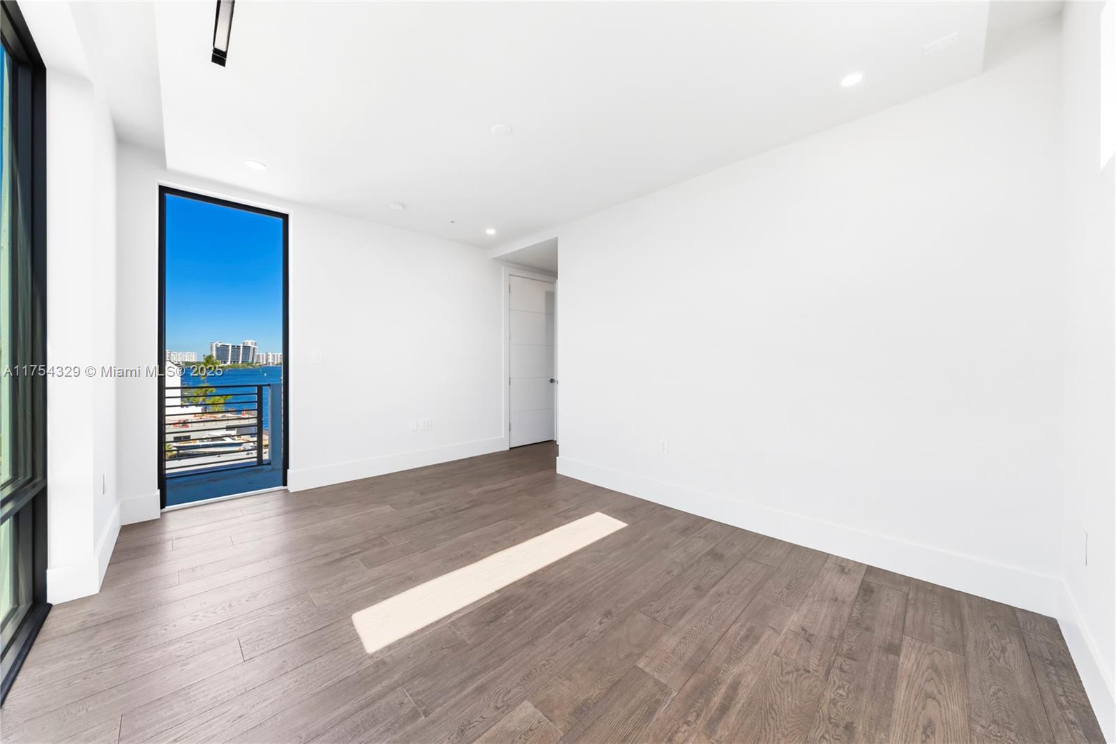 EASTERN SHORES - Residential