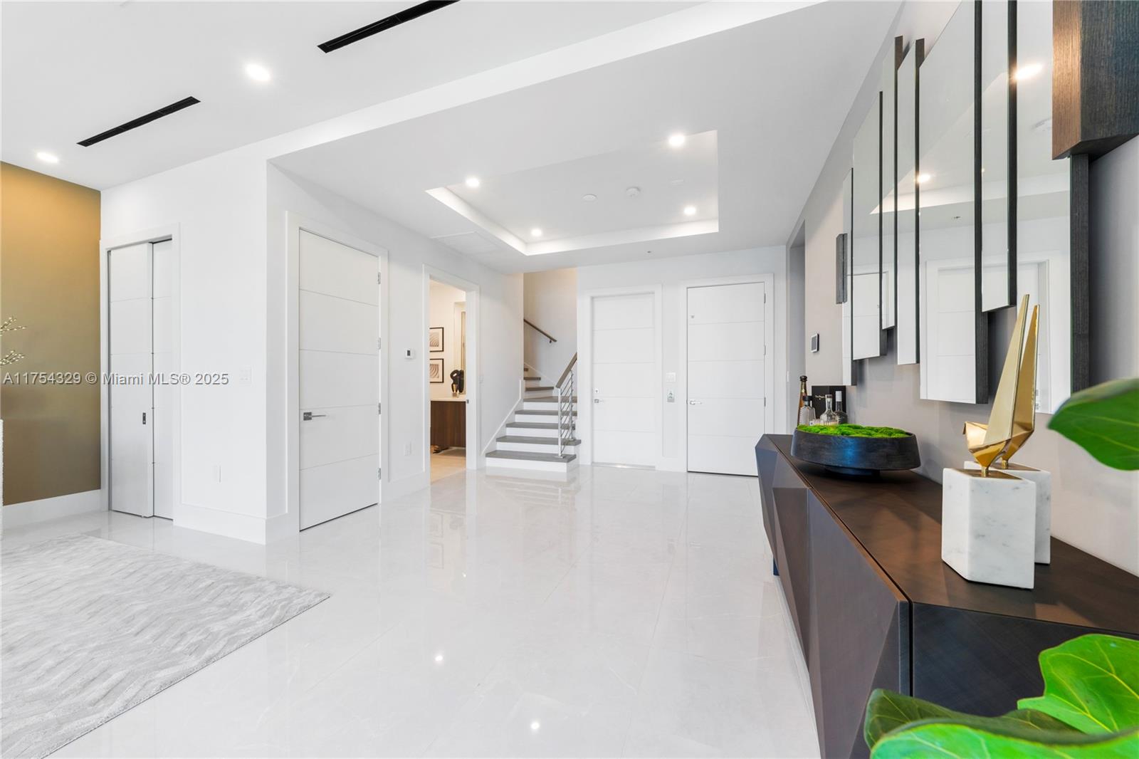 EASTERN SHORES - Residential