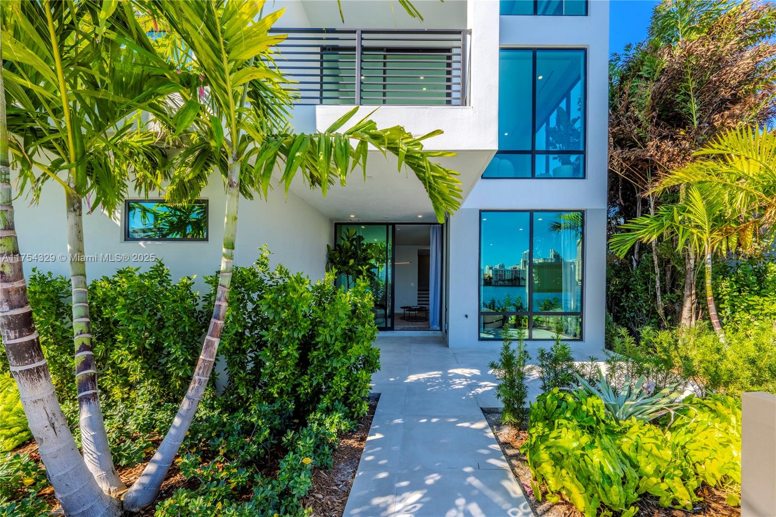 EASTERN SHORES - Residential