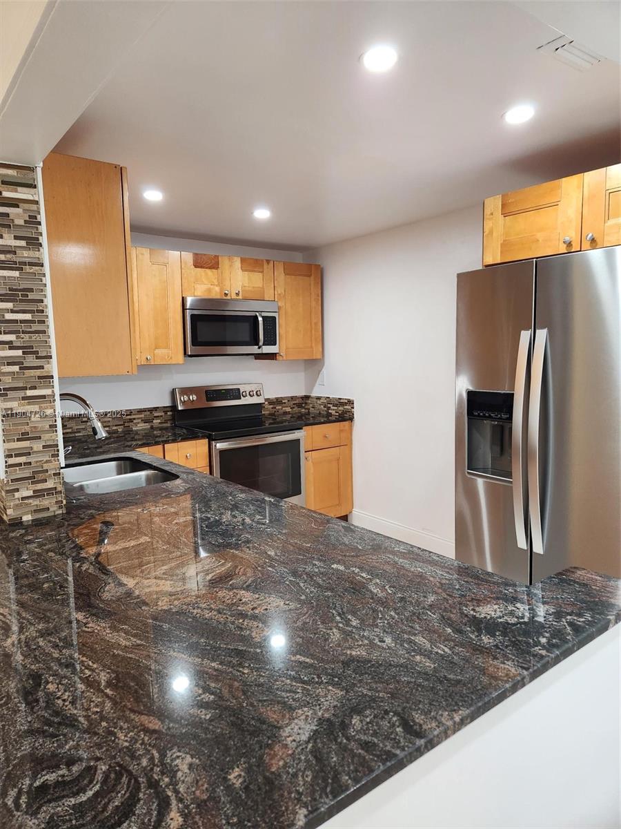 HERITAGE CIRCLE CONDO - Residential Lease