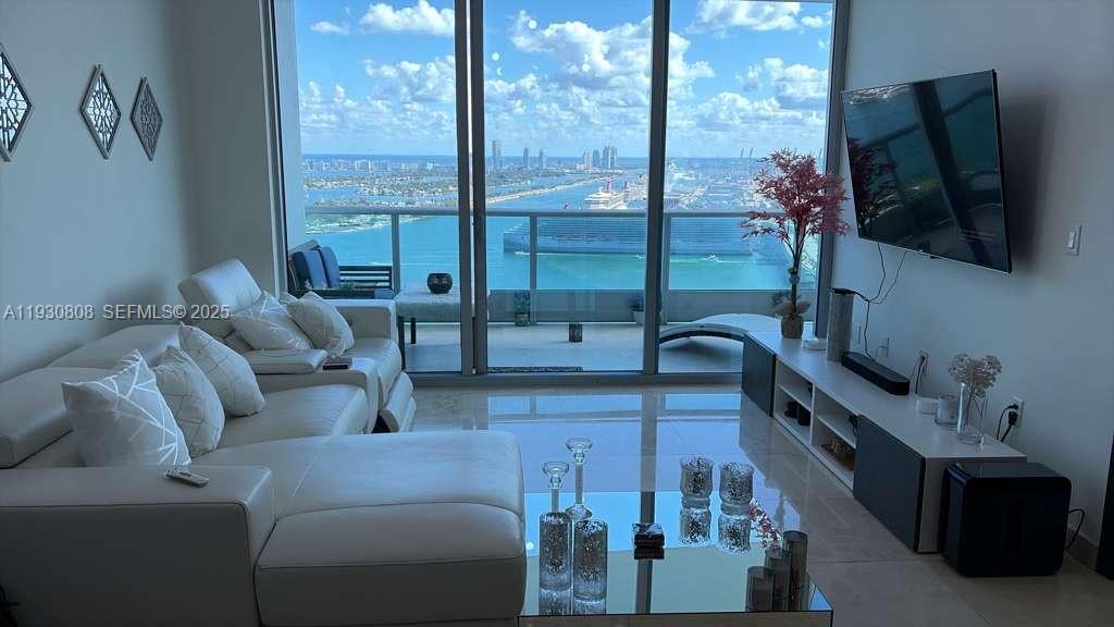900 BISCAYNE BAY CONDO - Residential Lease