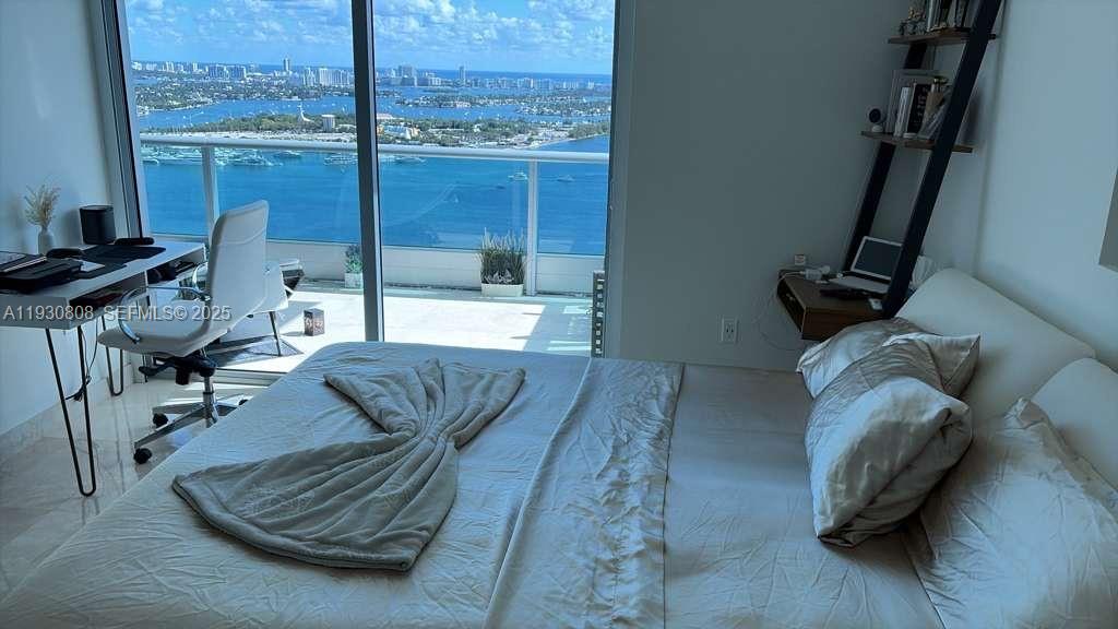 900 BISCAYNE BAY CONDO - Residential Lease