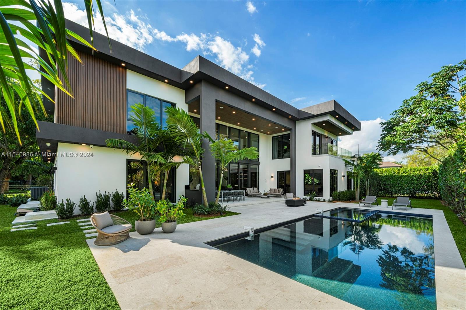 COCONUT PALM ESTATES - Residential