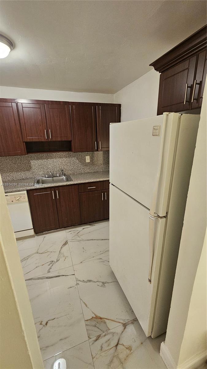 RIVERSIDE NO 2 - Residential Lease