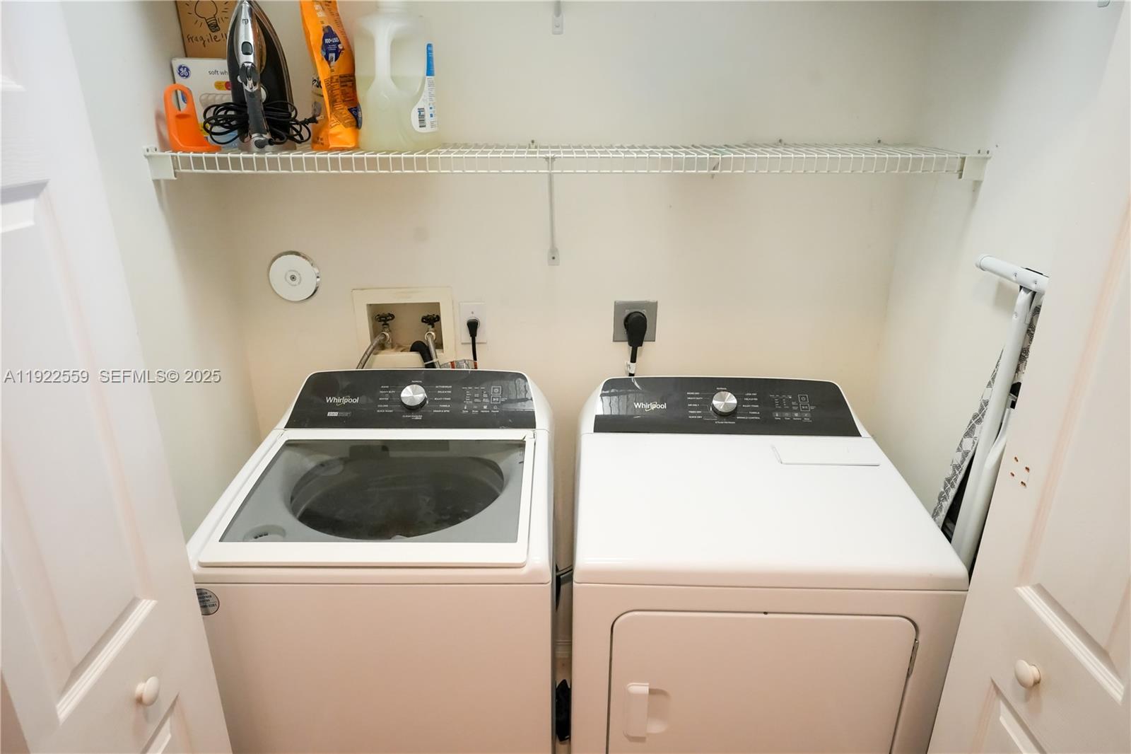 POD 5 AT MONARCH LAKES - Residential