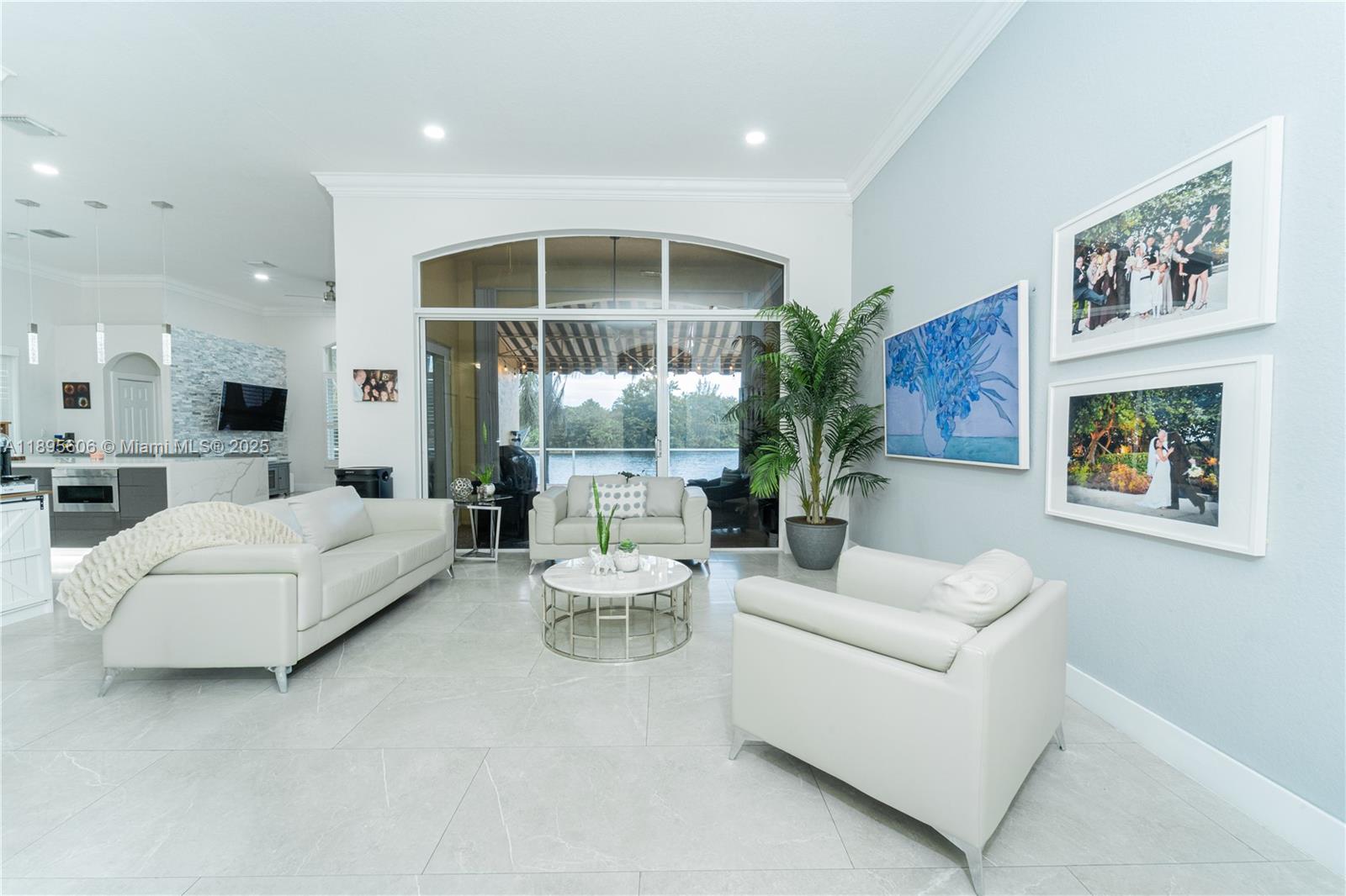 REPLAT OF COUNTRY LAKES - Residential