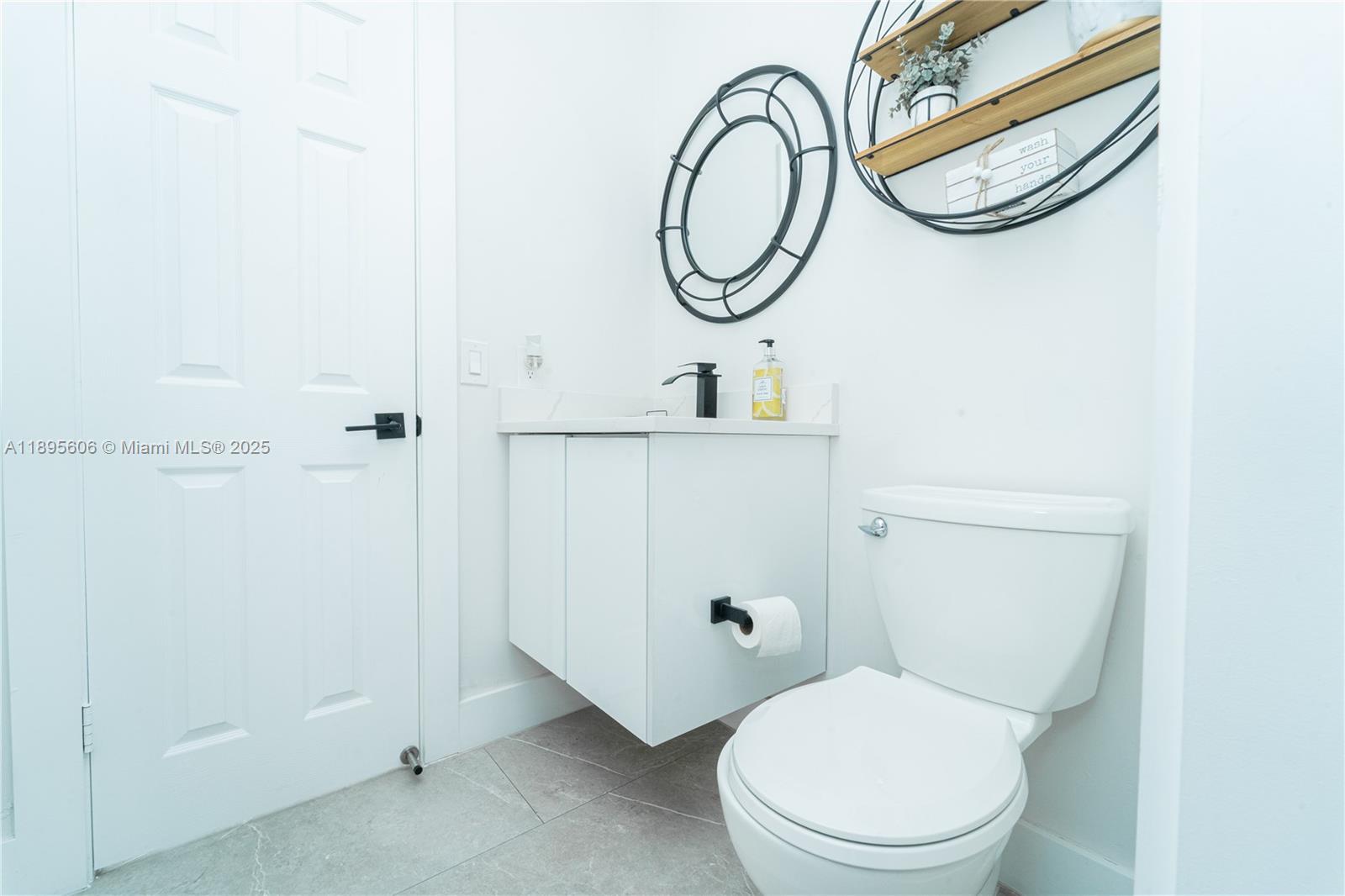 REPLAT OF COUNTRY LAKES - Residential