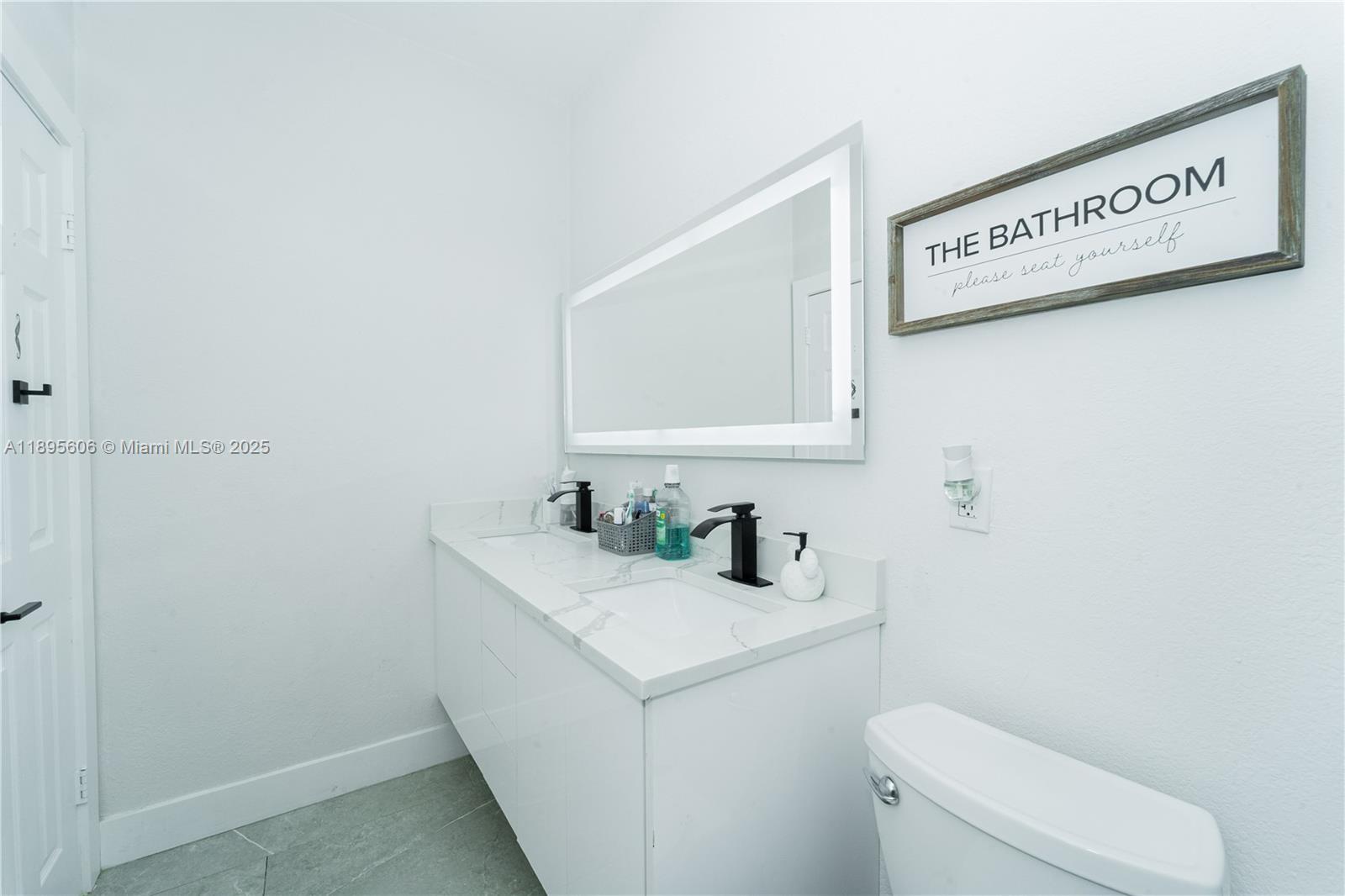 REPLAT OF COUNTRY LAKES - Residential