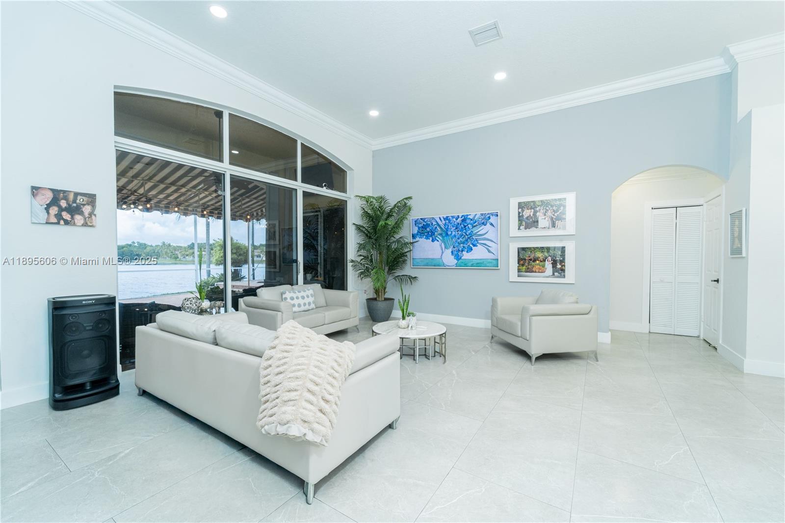 REPLAT OF COUNTRY LAKES - Residential
