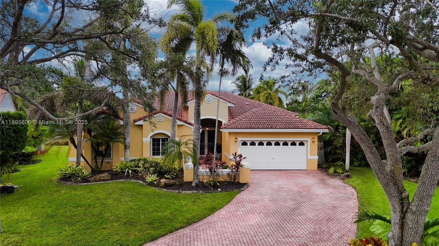HUNTINGTON BRISTOL ISLES LAKEVIEW 4 BED 2.5 BATH 1 STORY GEM WITH BRIGHT OPEN FLOOR
PLAN. FORMAL LIVING, DINING & FAMILY ROOM WITH VOLUME CEILINGS & A GOURMET UPGRADED KITCHEN WITH STAINLESS STEEL APPLIANCES. FEATURES INCLUDE A BIG MASTER BEDROOM & BATHROOM SUITE, DUAL VANITY, NICE SIZED BEDROOMS, TILE FLOORING IN BEDROOMS & TILE IN MAIN AREAS. OUTSIDE AWAITS A BIG DOME SCREENED PAVER PATIO, COVERED TERRACE & JACUZZI/POOL FACING A TRANQUIL SERENE LAKE. EXTRAS INCLUDE HIGH IMPACT DOORS, SHUTTERS, NEW TILE ROOF IN 2017, NEW CENTRAL A/C IN 2018, FRESH INTERIOR PAINT, LOW MAINTENANCE FEE & PRIME QUIET LOCATION ON AN OVERSIZED LOT NEAR RESTAURANTS, STORES, HOSPITAL, & I75 EXPRESSWAY.