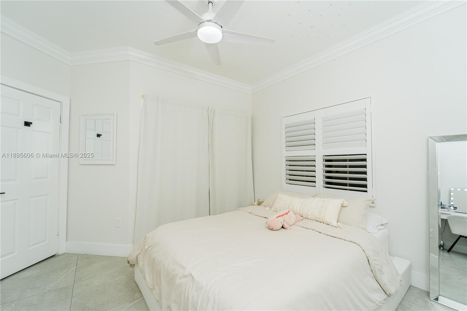 REPLAT OF COUNTRY LAKES - Residential