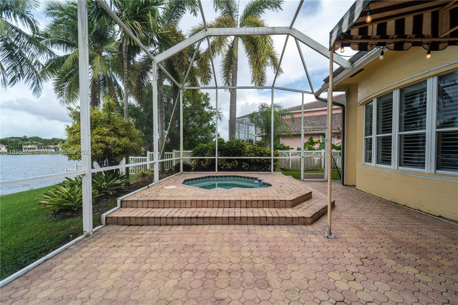 REPLAT OF COUNTRY LAKES - Residential
