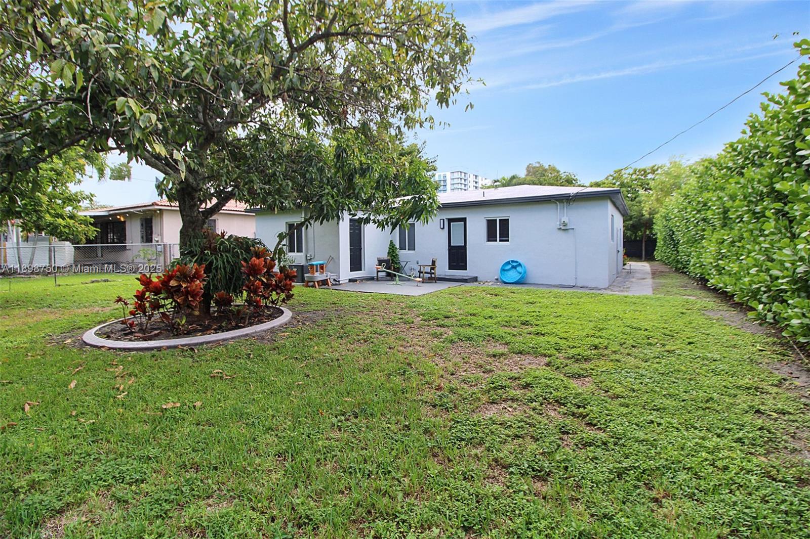 BRENTWOOD REV PL - Residential