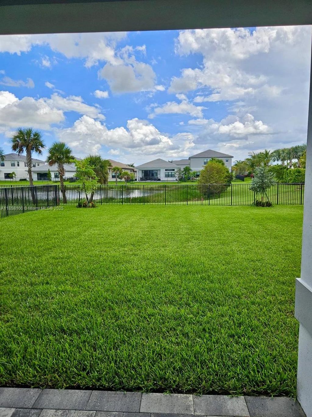 Photo of 10024 Stockrun Dr, Palm Beach Gardens, FL 33412 (MLS # A11858100)