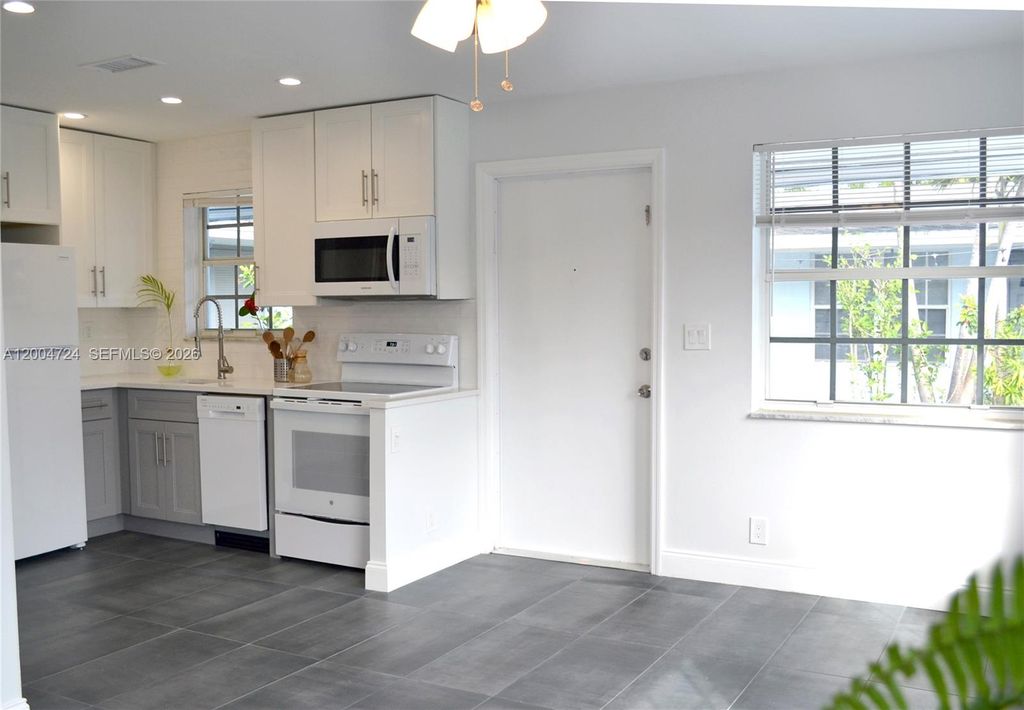 Photo of 125 NW 25th St #133, Wilton Manors, FL 33311 (MLS # A12004724)