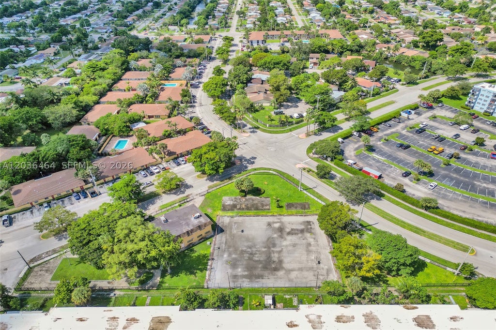 Photo of 2600 NW 60th Ter, Sunrise, FL 33313 (MLS # A12036464)