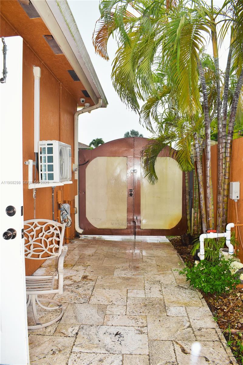 ED-MAR ESTATES - Residential