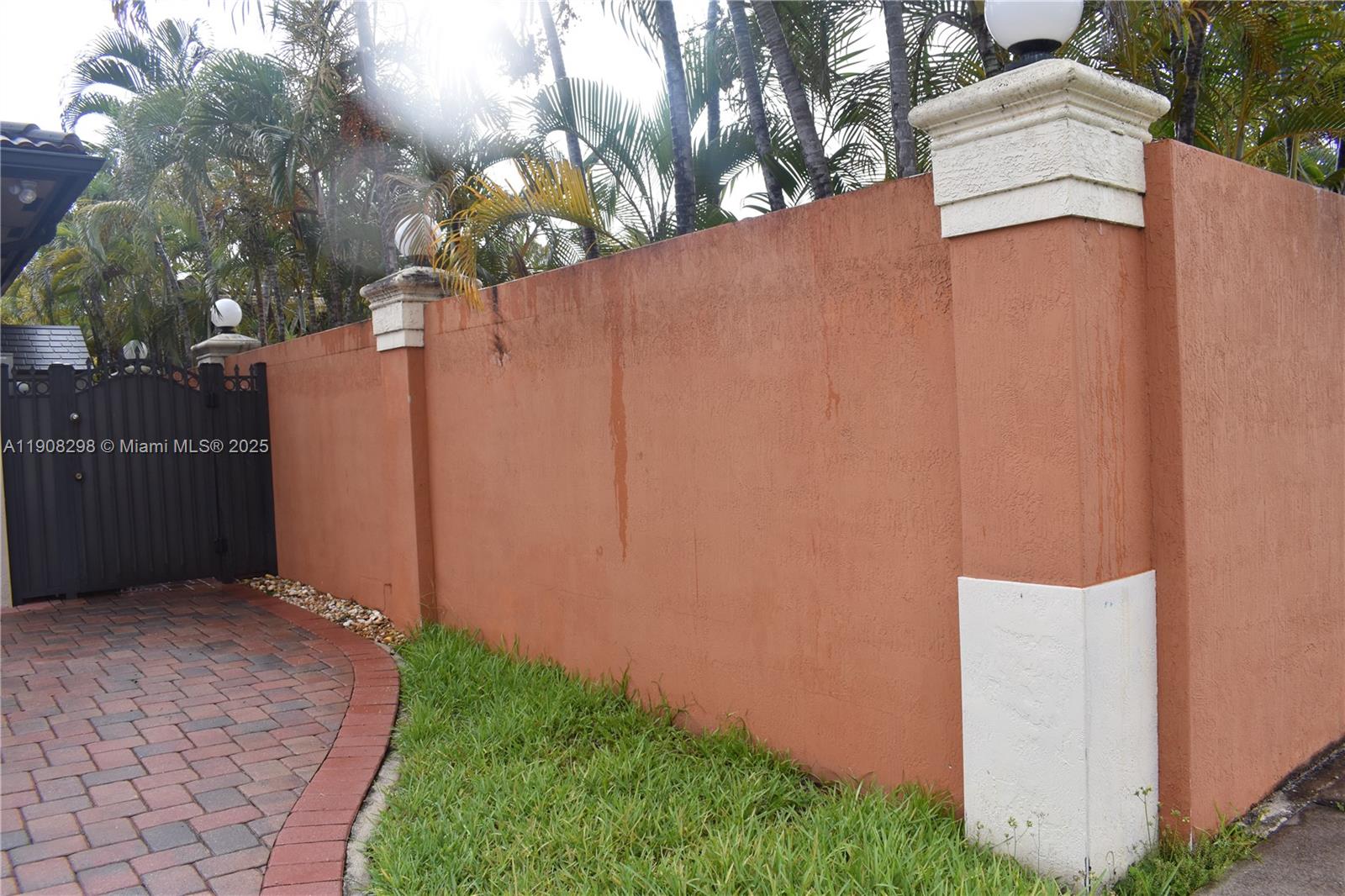 ED-MAR ESTATES - Residential