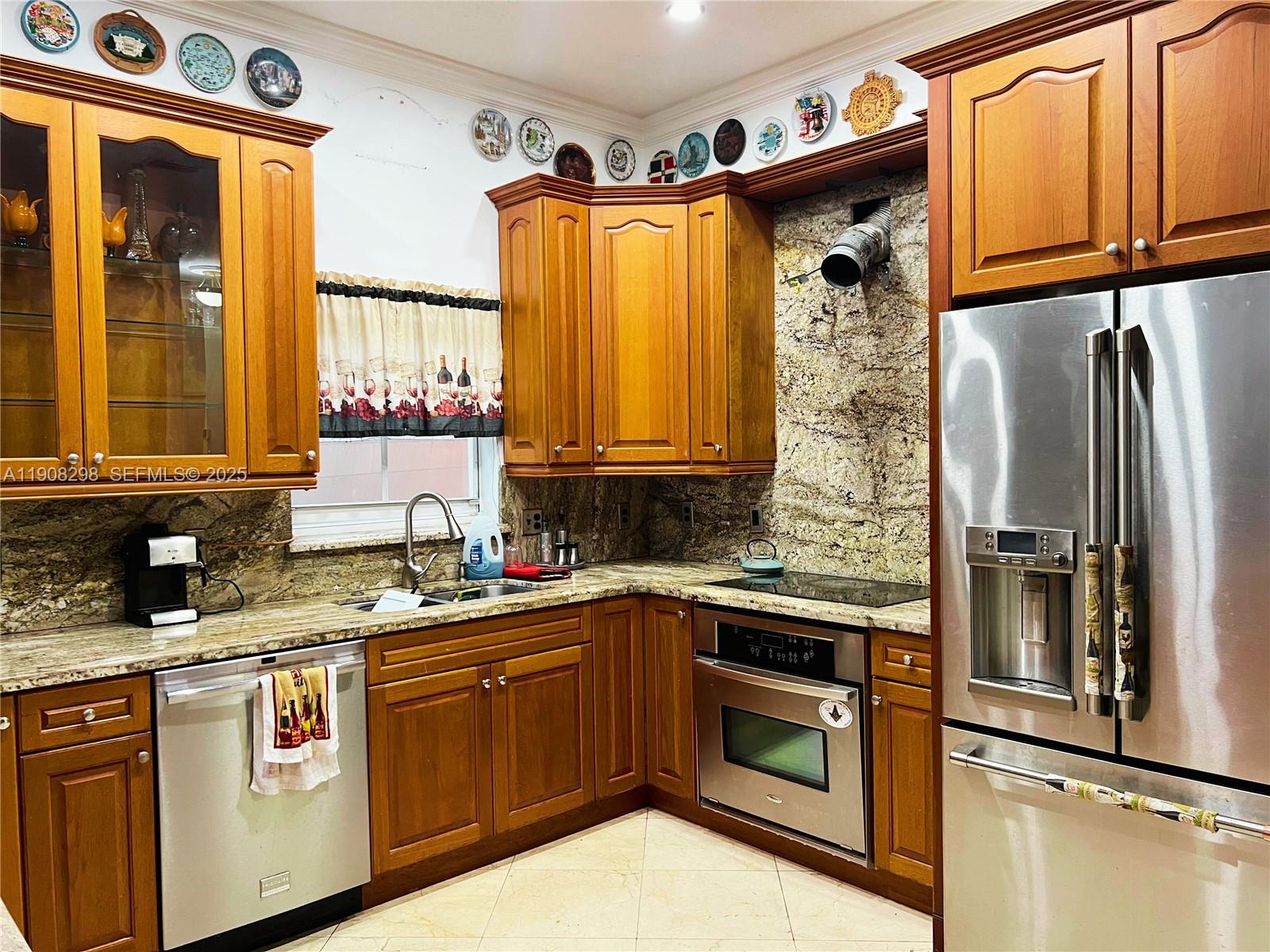 ED-MAR ESTATES - Residential