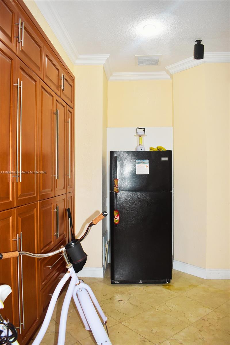 ED-MAR ESTATES - Residential