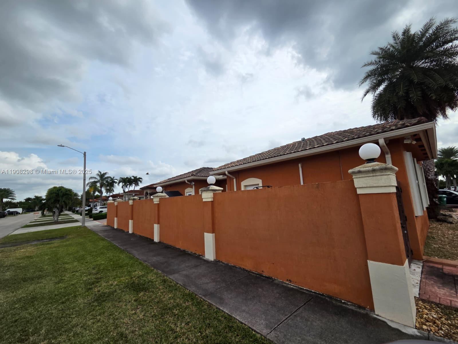 ED-MAR ESTATES - Residential