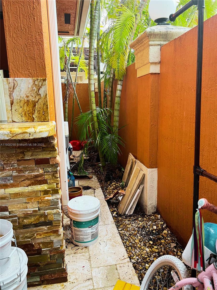 ED-MAR ESTATES - Residential