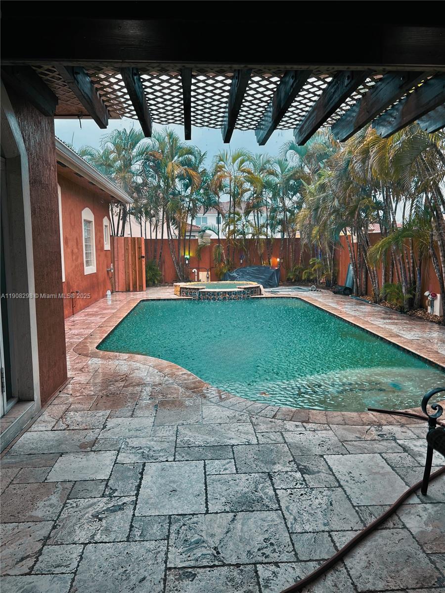 ED-MAR ESTATES - Residential