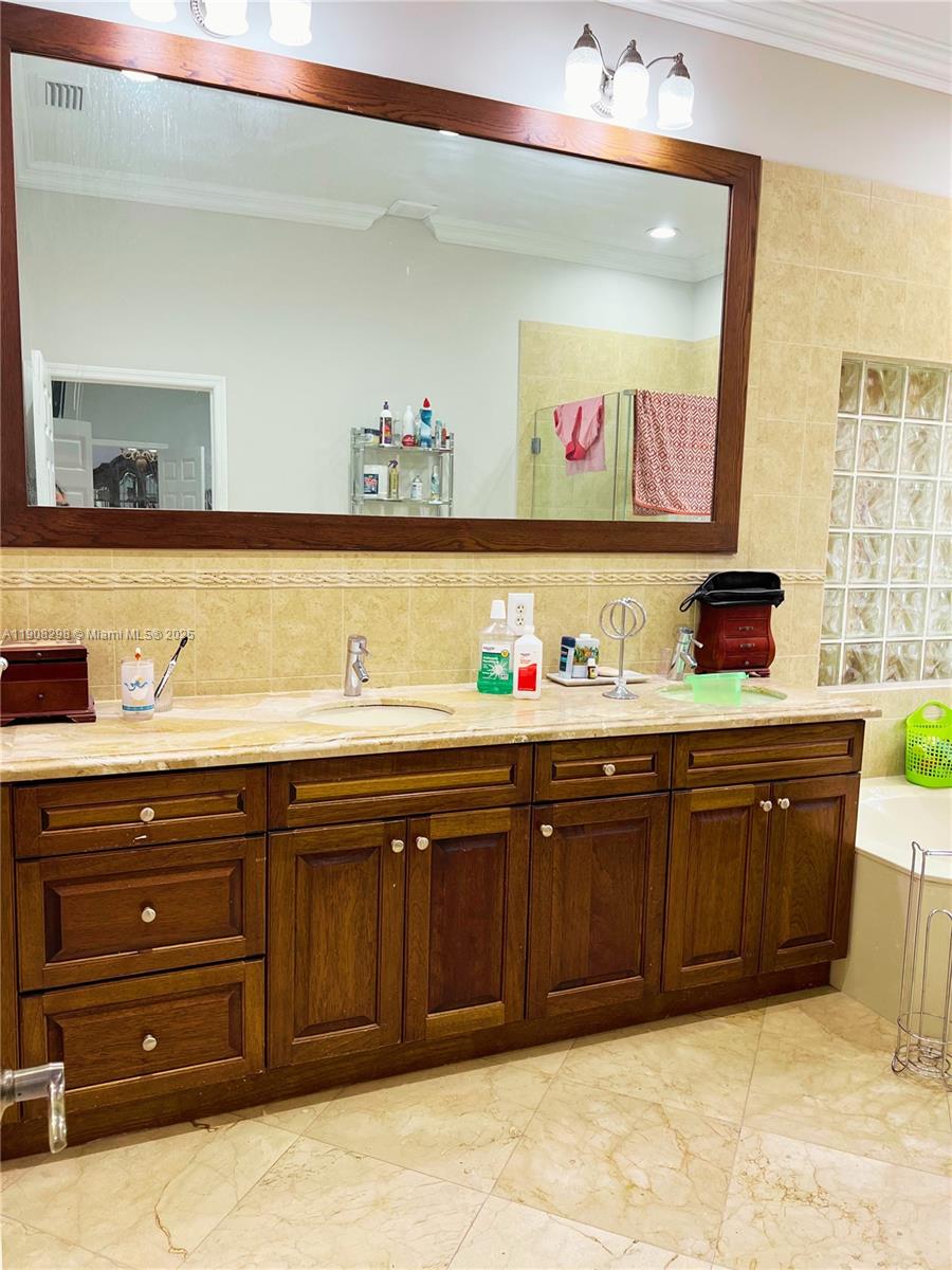 ED-MAR ESTATES - Residential