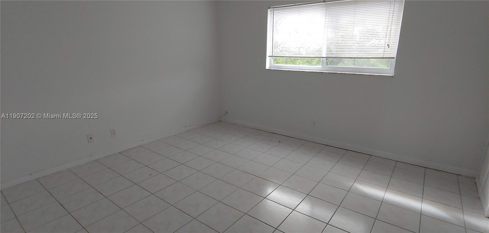 CORAL POINT CONDOMINIUM - Residential