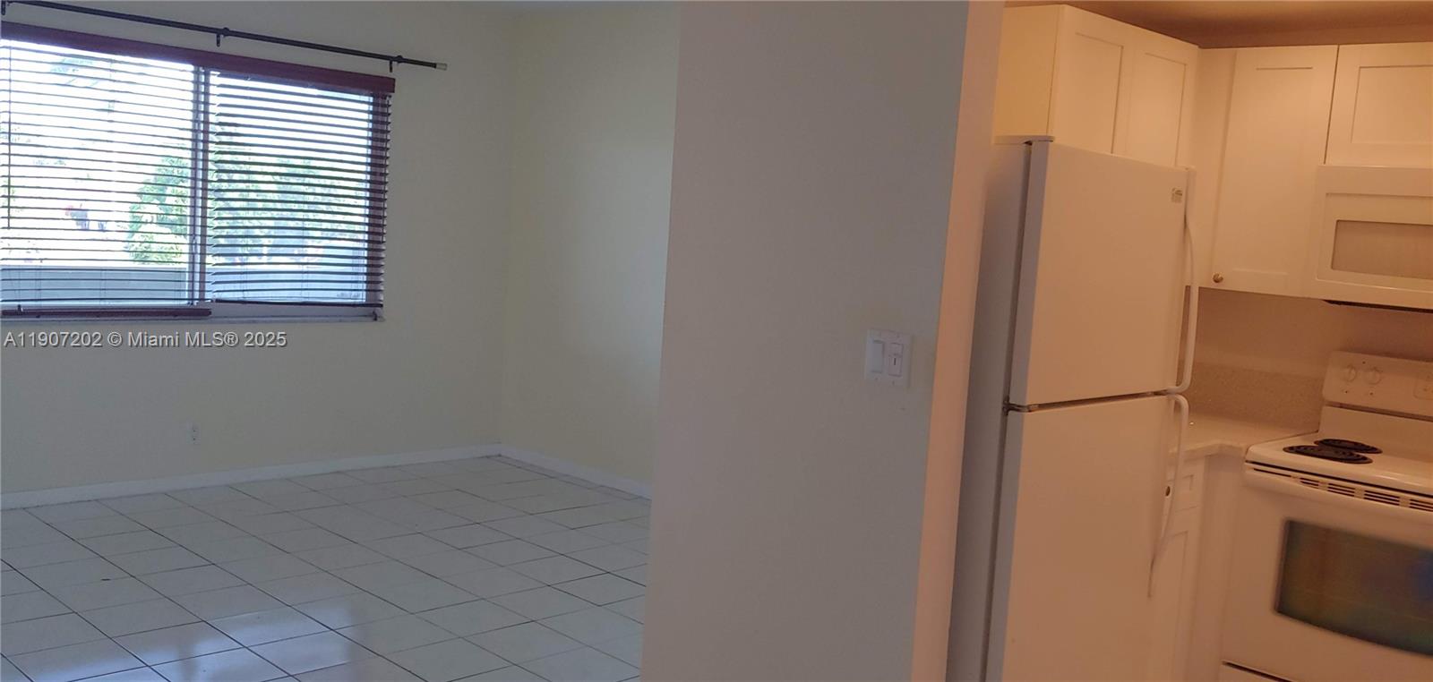 CORAL POINT CONDOMINIUM - Residential