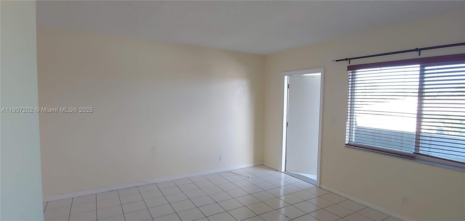 CORAL POINT CONDOMINIUM - Residential