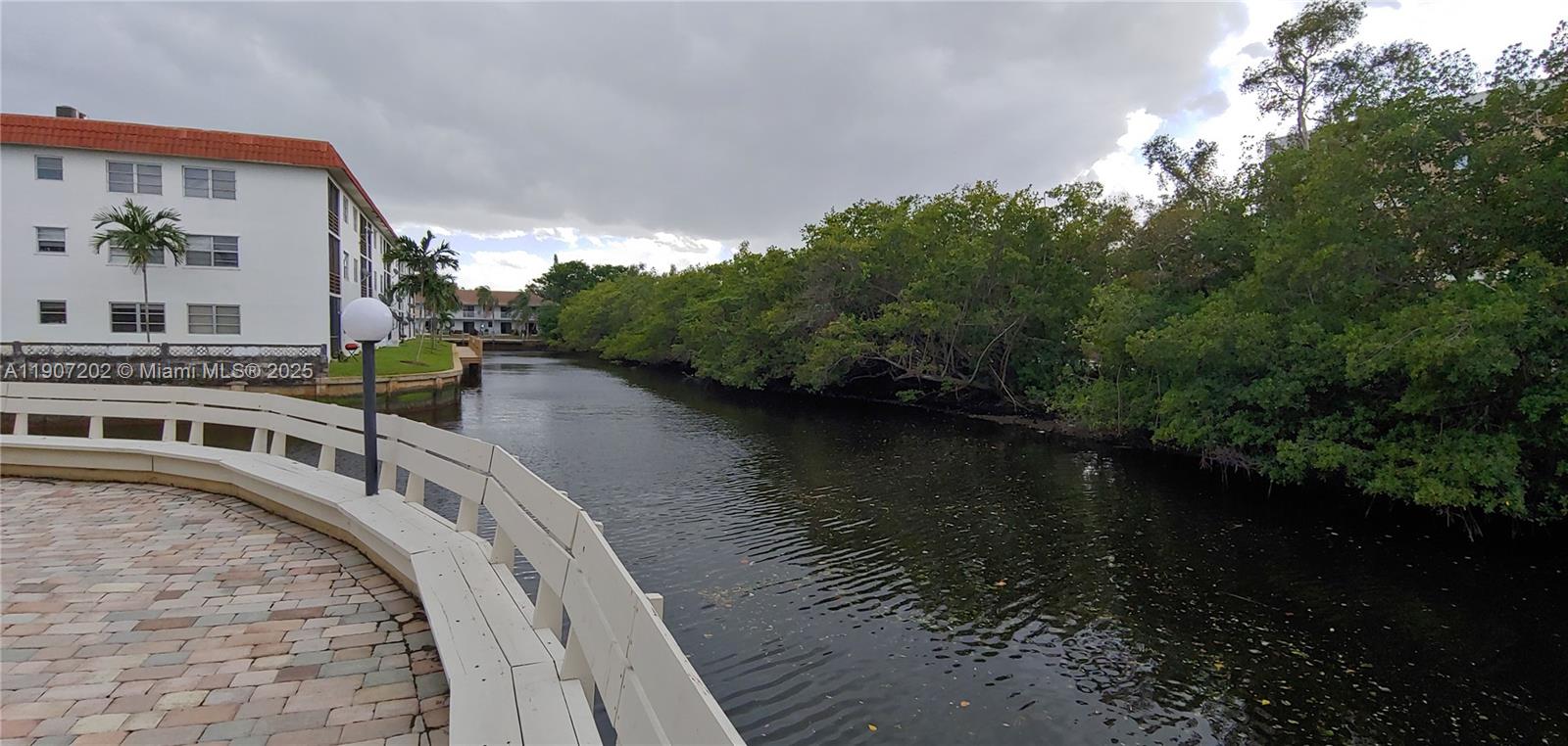 CORAL POINT CONDOMINIUM - Residential