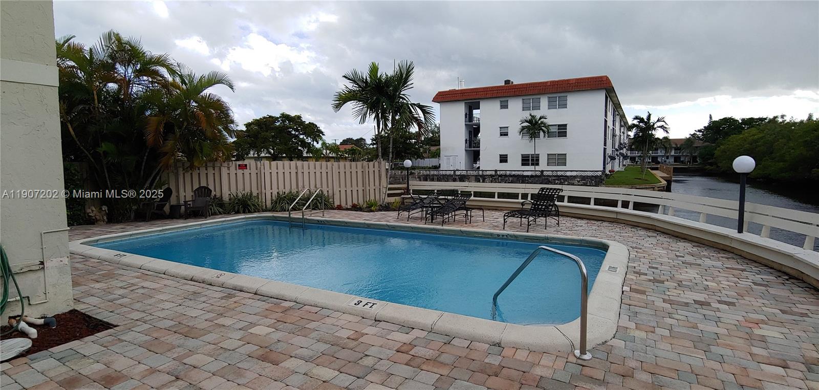 CORAL POINT CONDOMINIUM - Residential