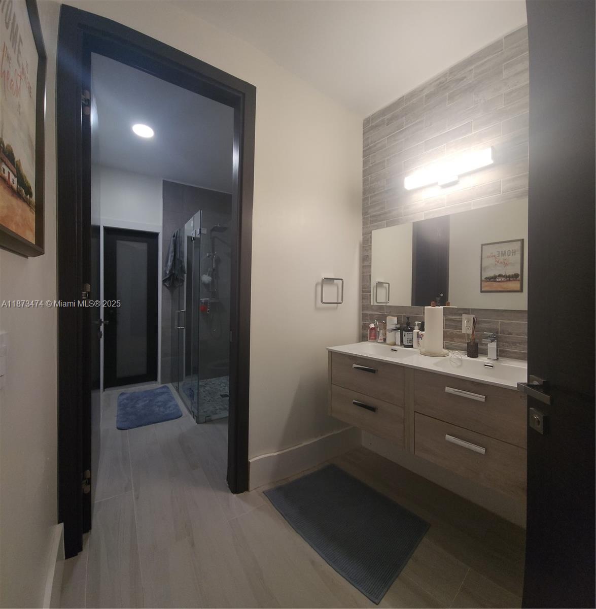 SECTOR 6 EAST - Residential Lease