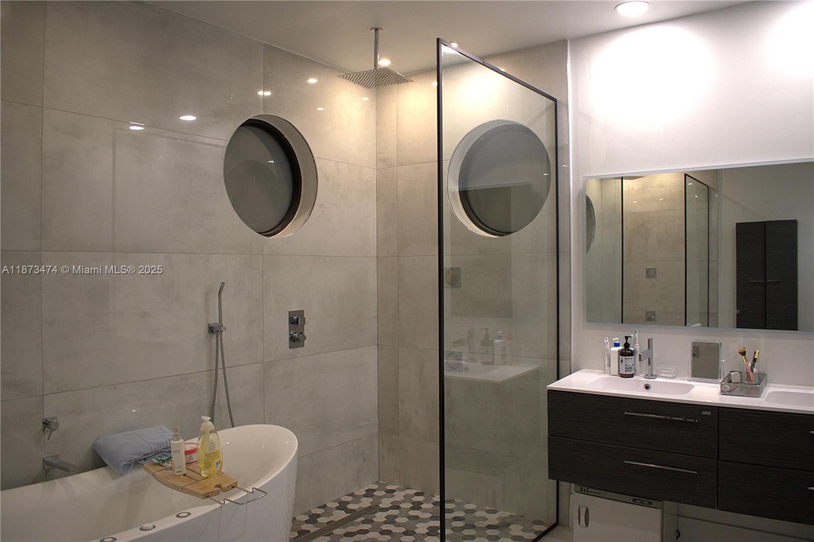 SECTOR 6 EAST - Residential Lease