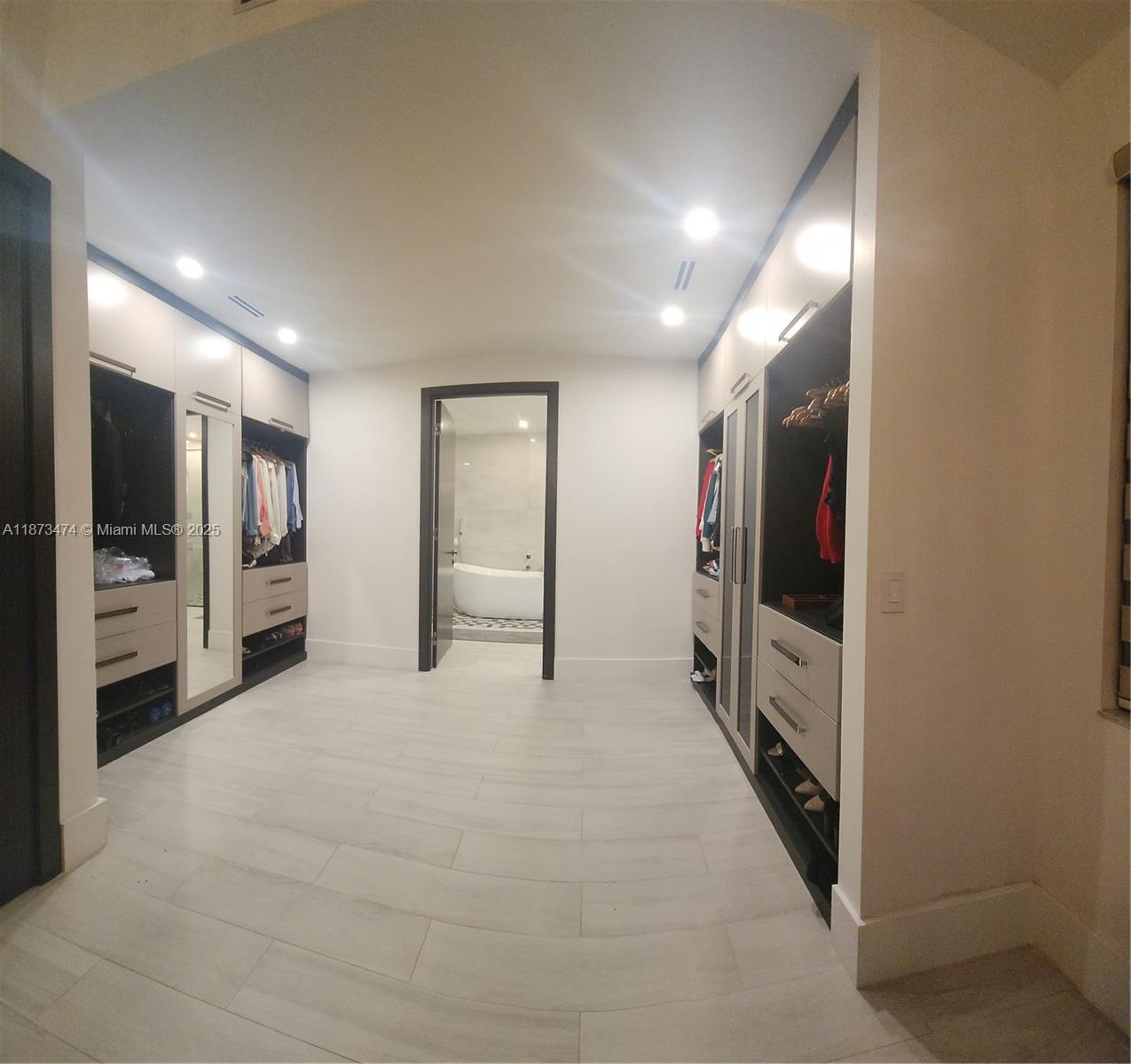 SECTOR 6 EAST - Residential Lease