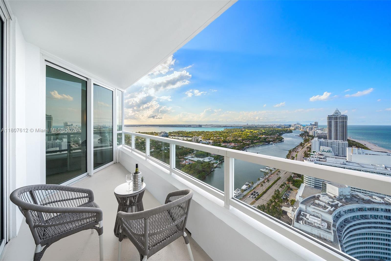 4401 Collins Ave 3505