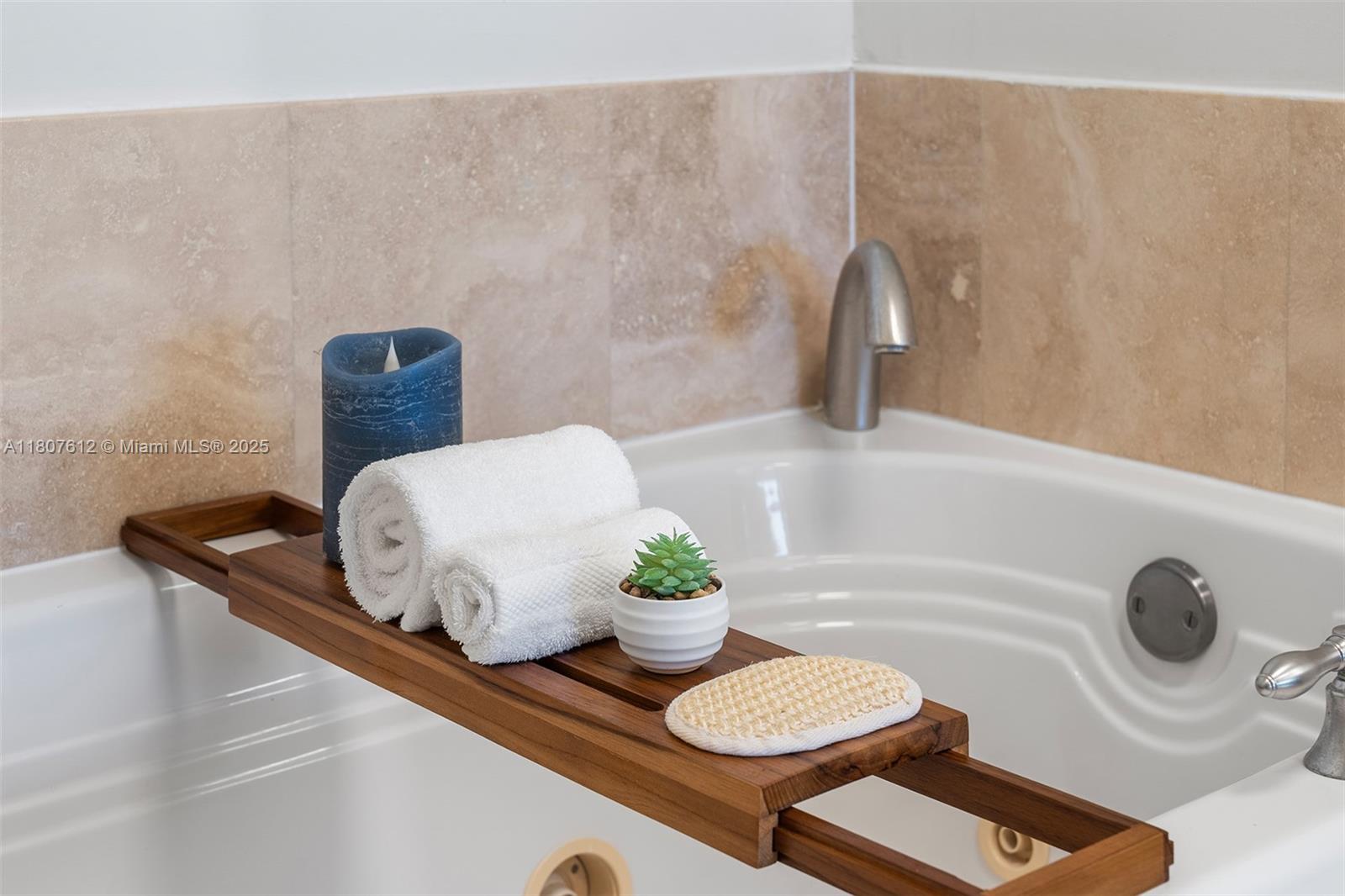 FONTAINEBLEAU II CONDO - Residential Lease