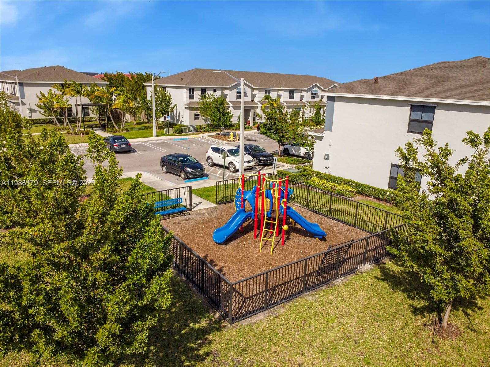 MIAMI LAND AND DEVELOPMEN - Residential Lease