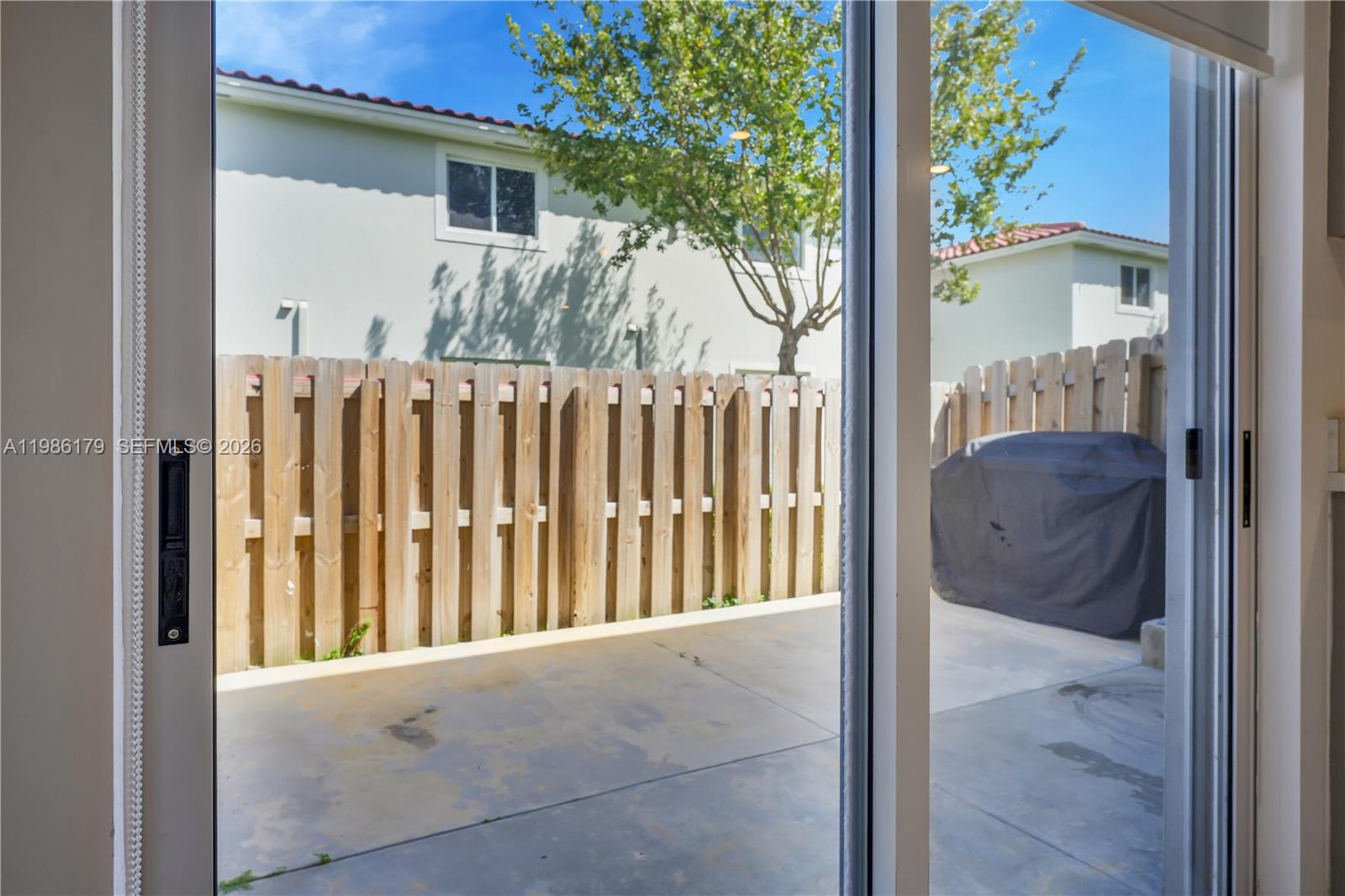 MIAMI LAND AND DEVELOPMEN - Residential Lease