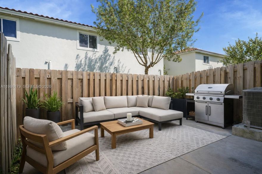 This freshly painted 3 Bedroom 3 Full Baths townhome features stainless steel appliances, ICE Cold A/C, Fast electric water heater, Newer Stainless Steel Washer and Dryer and a cozy backyard for BBQs to entertain guests. This 2 story beauty is super close to highway access, conveniently near Cracker Barrel, Starbucks other restaurants, Walmart, shopping plazas and next to the Florida Keys outlet mall. Only 35 min drive to the Keys.