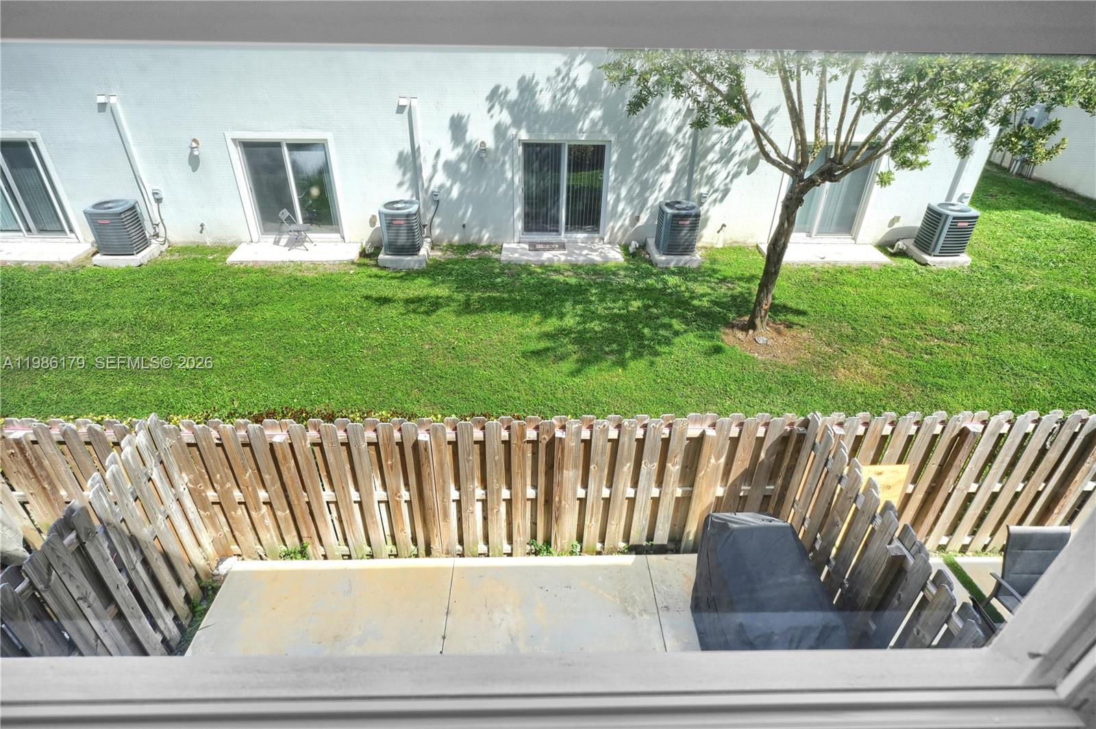 MIAMI LAND AND DEVELOPMEN - Residential Lease