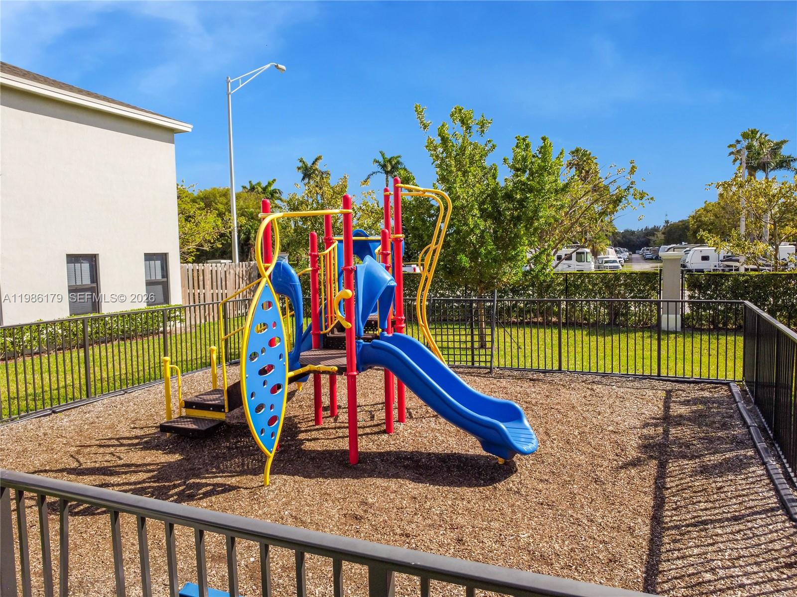 MIAMI LAND AND DEVELOPMEN - Residential Lease